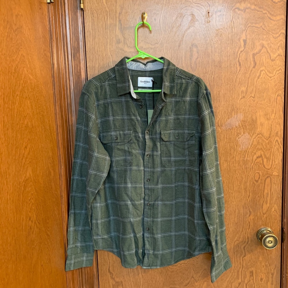 NEW - Men's Green Flannel Size L